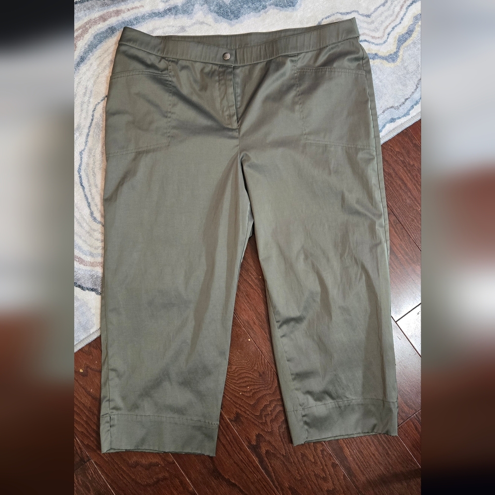 Chico's Olive Green Crop Pants